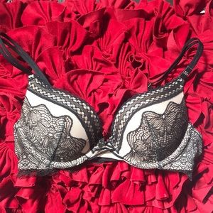 Victoria secret very sexy bra